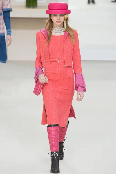 Look 9